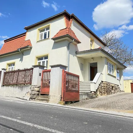 Vila Pensión Dětenice